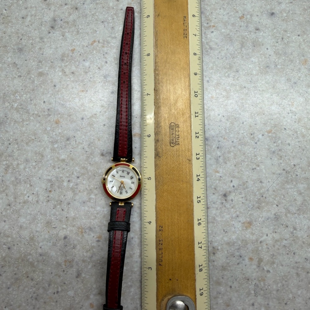 Gucci Black and Red Women's Watch vintage rare mother of pearl face - Picture 7 of 9